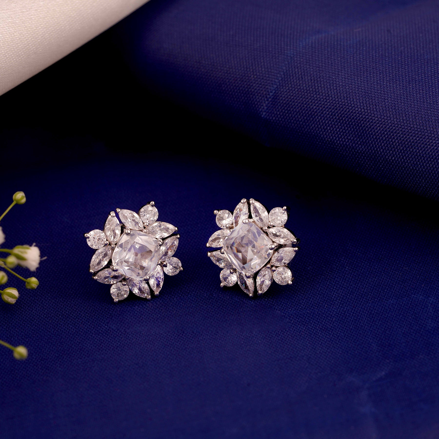 Gardenia Studs