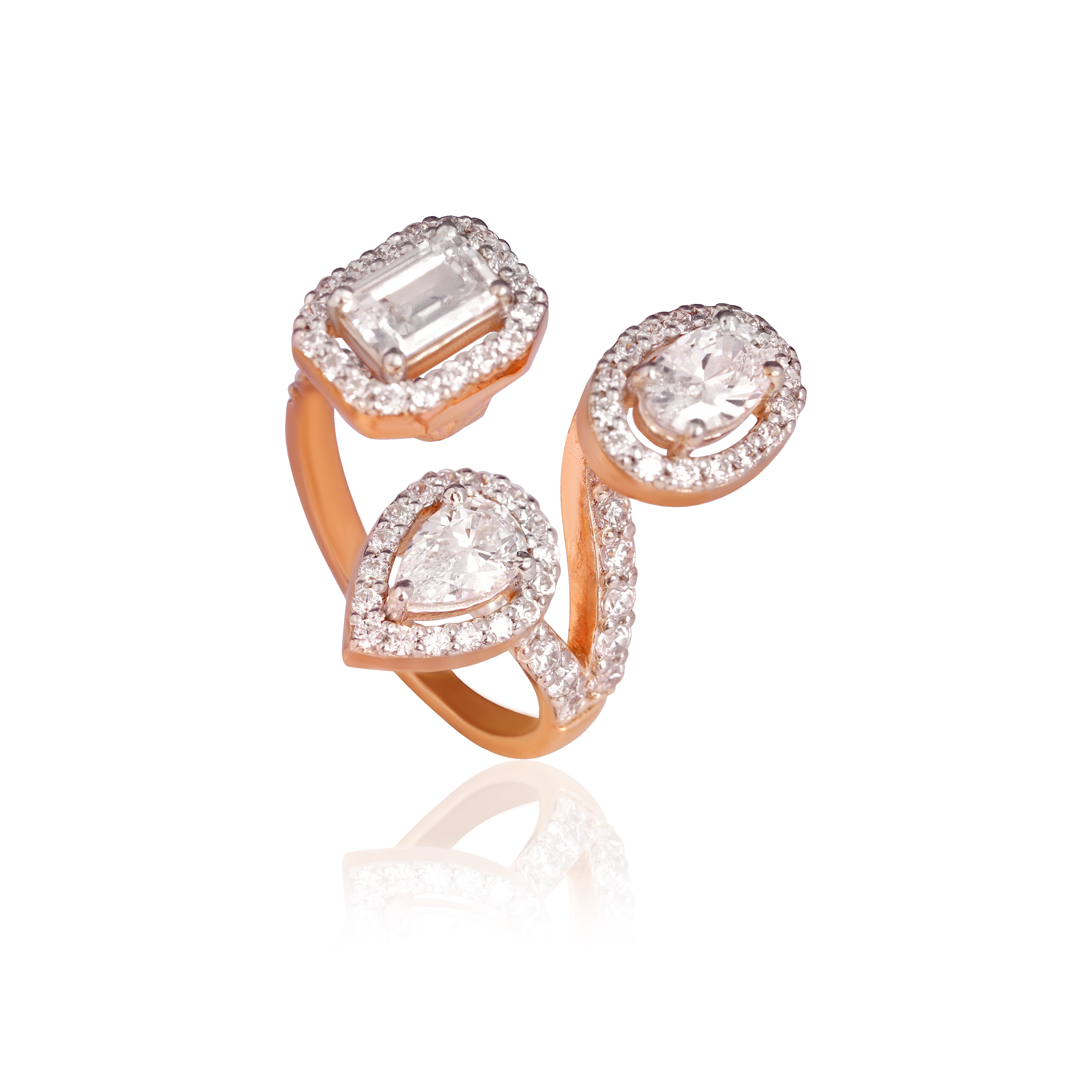 Tres Diamante Ring